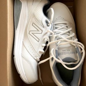 New Balance walking shoes woman’s